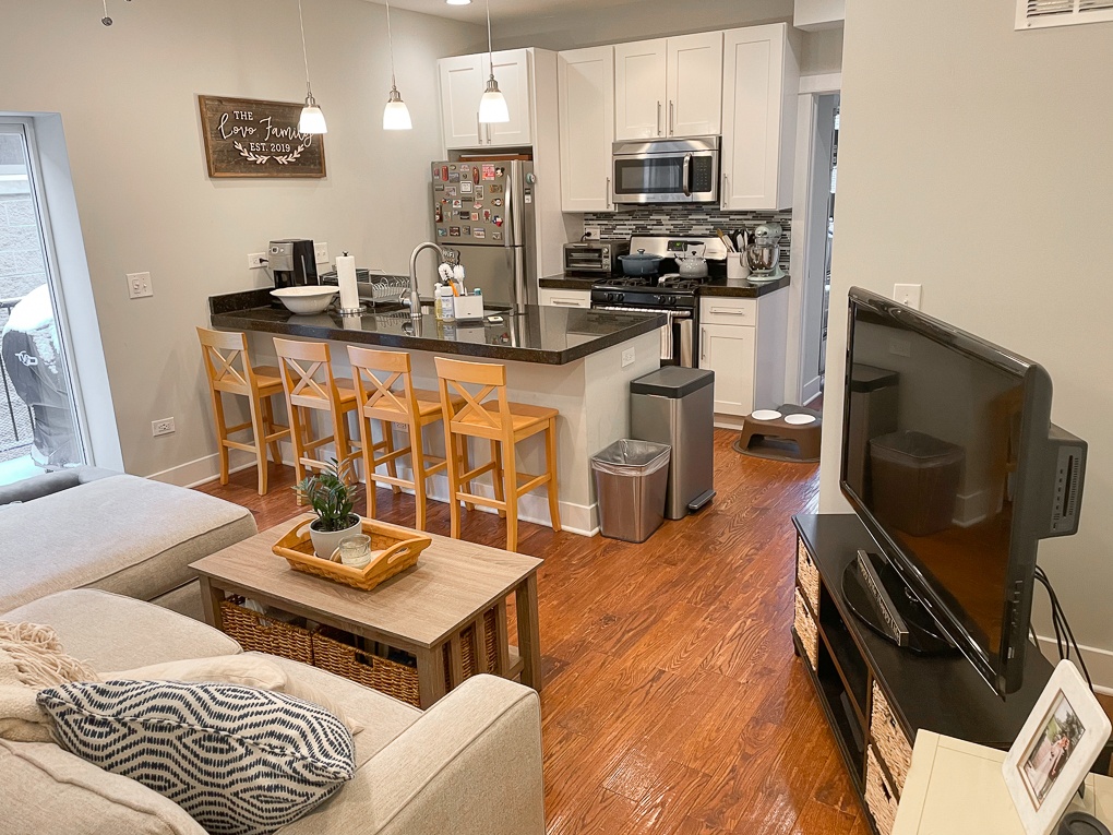 926-28 W. George St. 926 W. George St., Chicago, IL 60657 Lake View East - Leasing by Cross Street